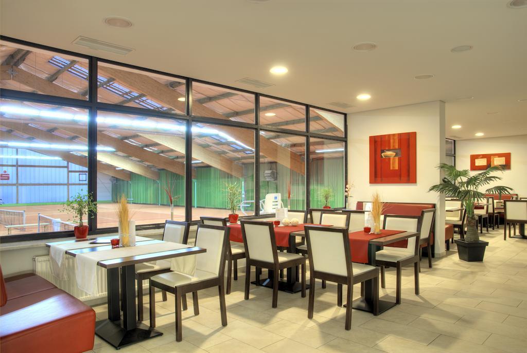 Matchpoint Hotel Альтдорф-бай-Нюрнберг Экстерьер фото
